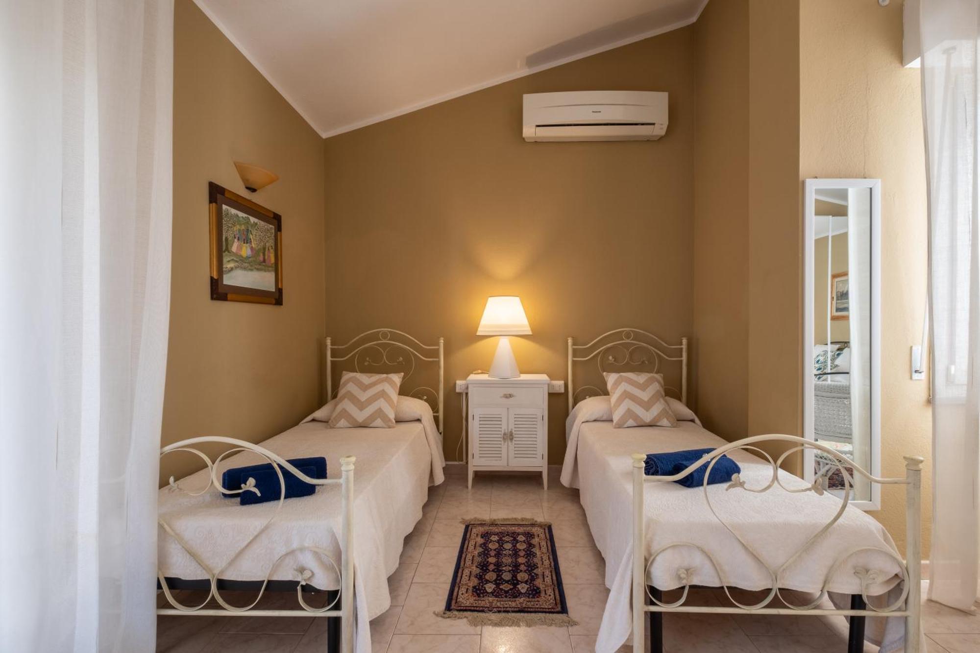Elegante Villa Lu' Centro Citta A 10 Minuti Dal Mare Cagliari Exterior foto