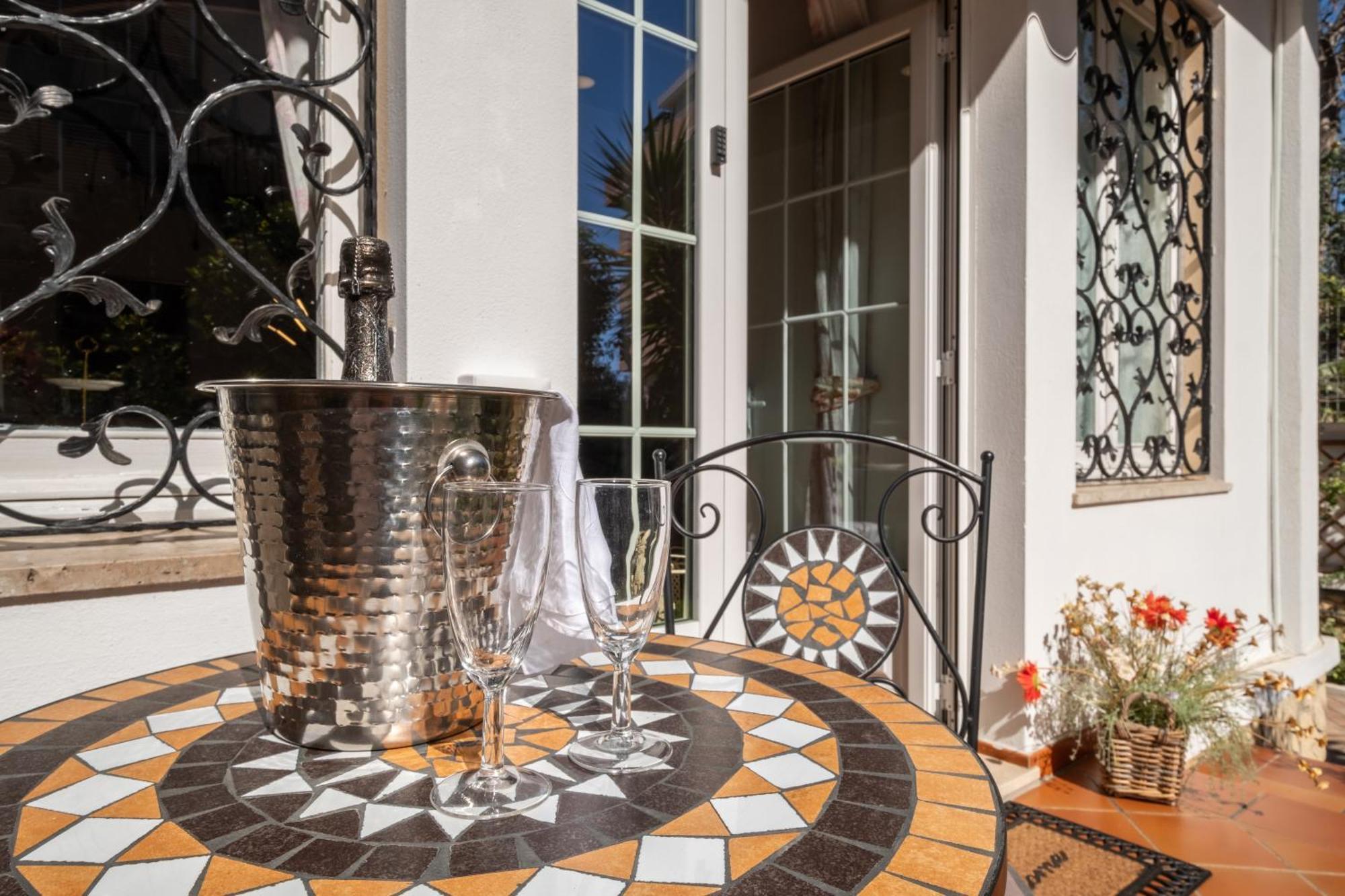 Elegante Villa Lu' Centro Citta A 10 Minuti Dal Mare Cagliari Exterior foto