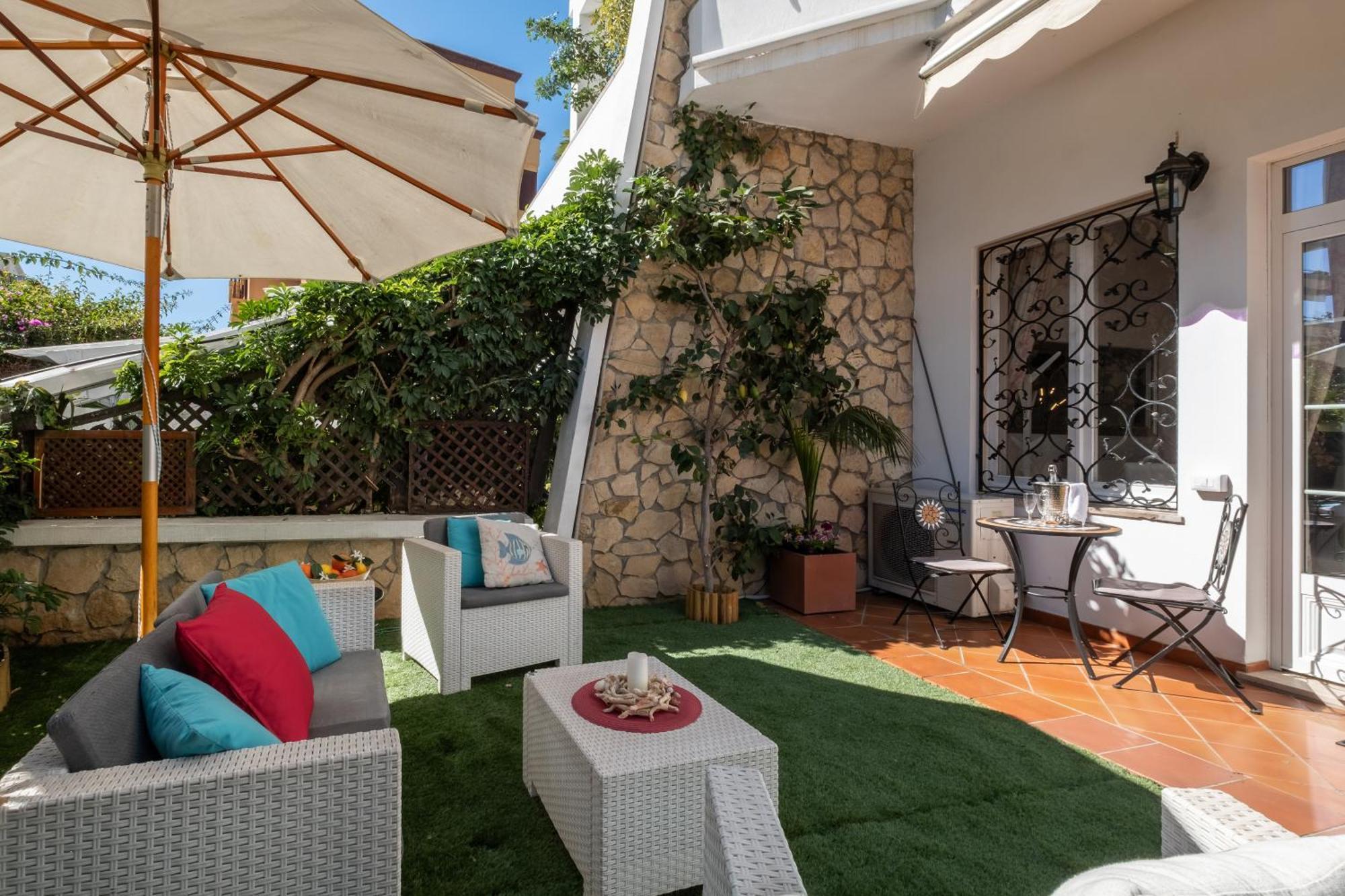 Elegante Villa Lu' Centro Citta A 10 Minuti Dal Mare Cagliari Exterior foto